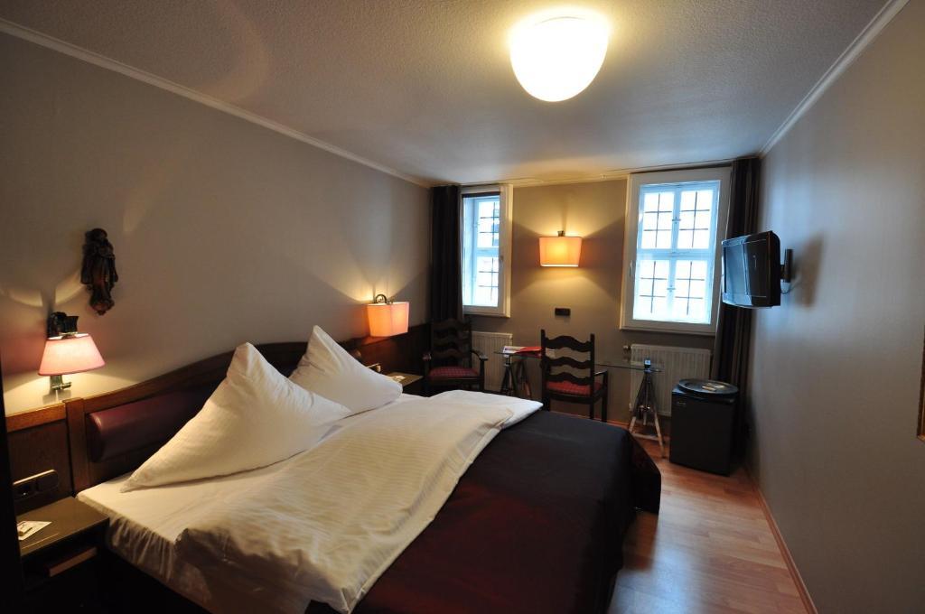 Hotel Schmuckkaestchen Мильтенберг Номер фото